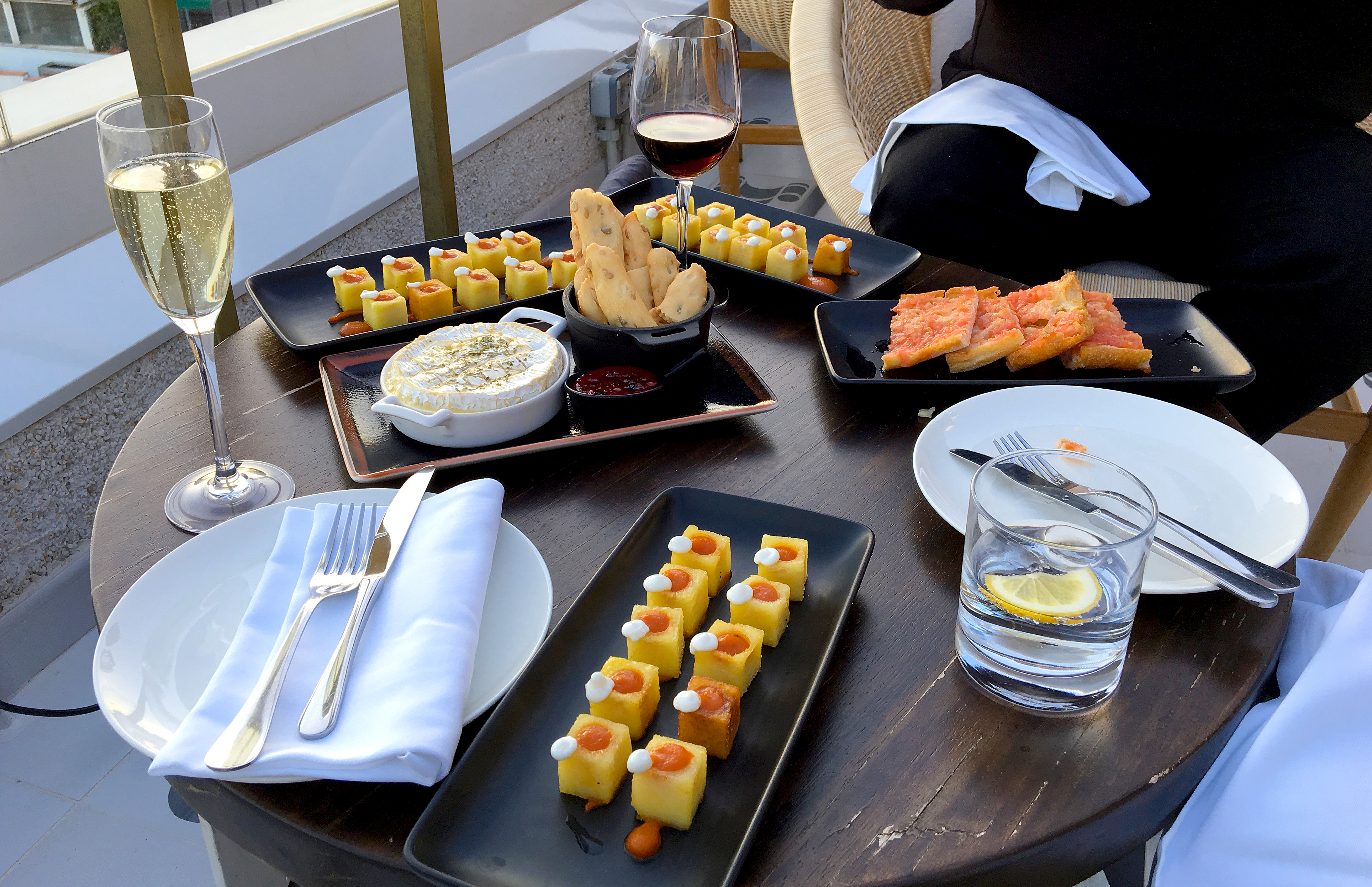 tapas atik terrace h10 cubik