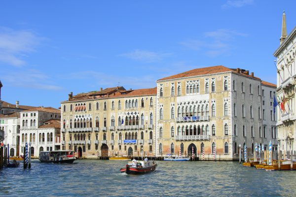 hus utmed canal grande venice