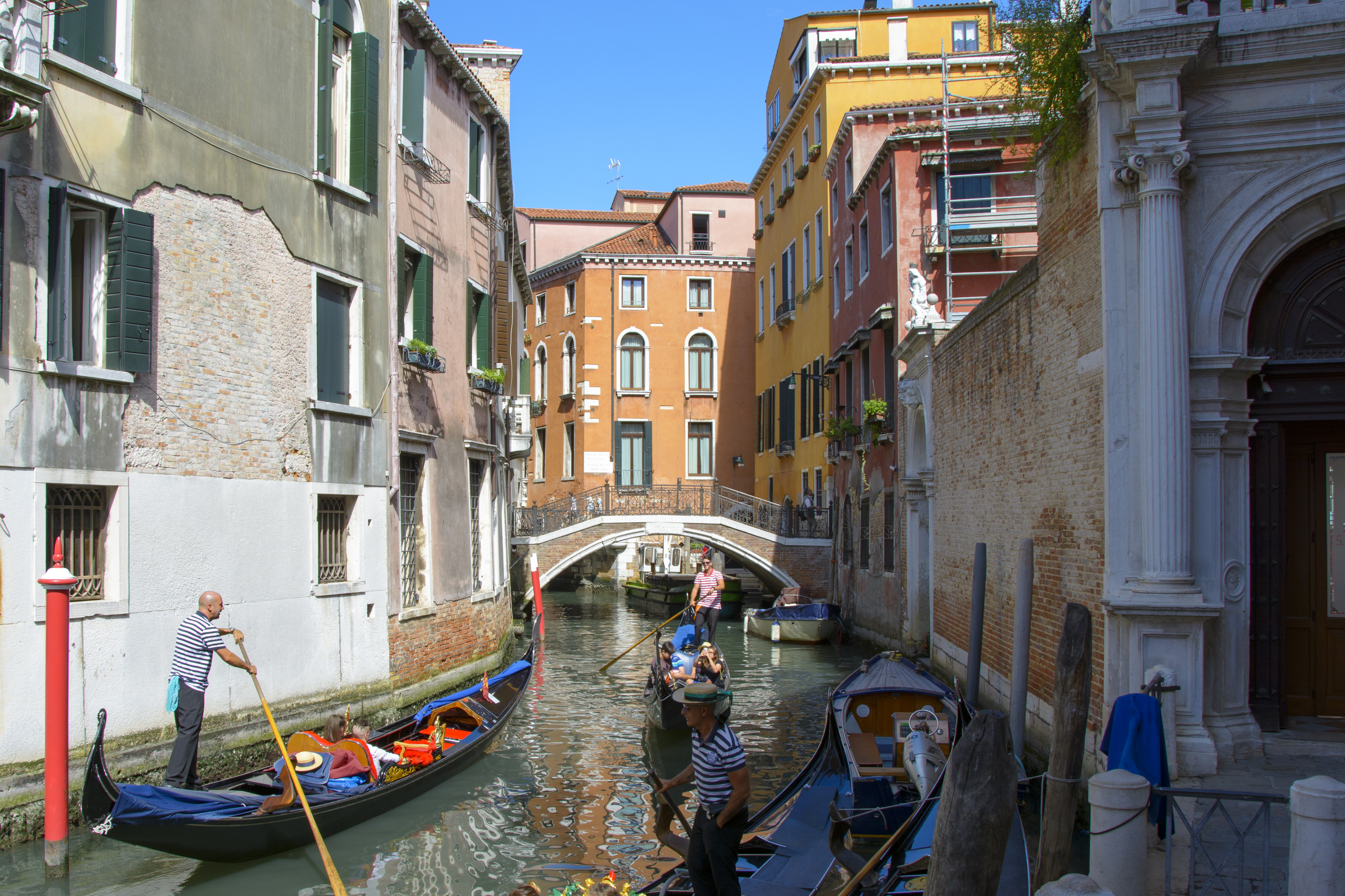 liten kanal venedig