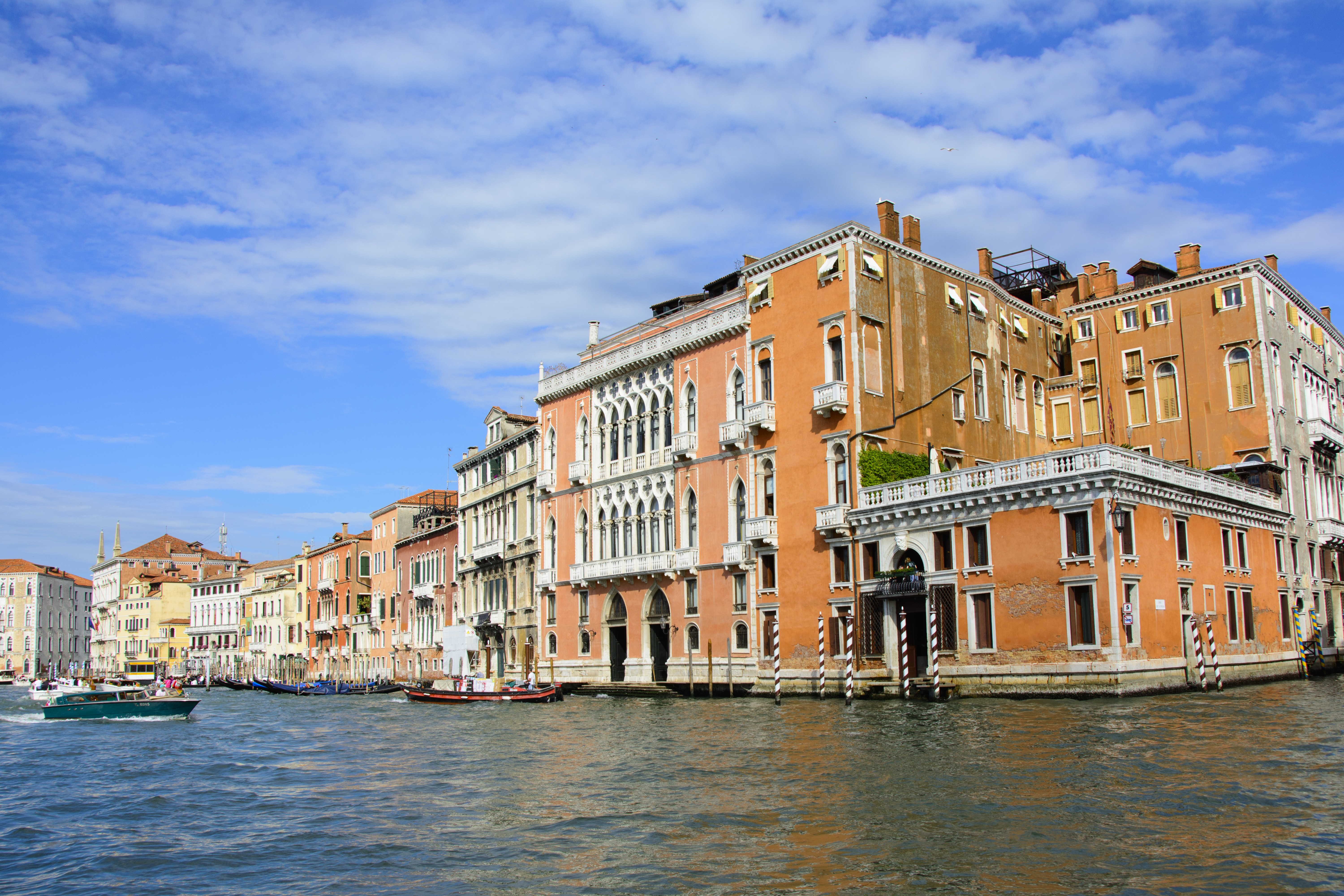 orange house canal grande venice