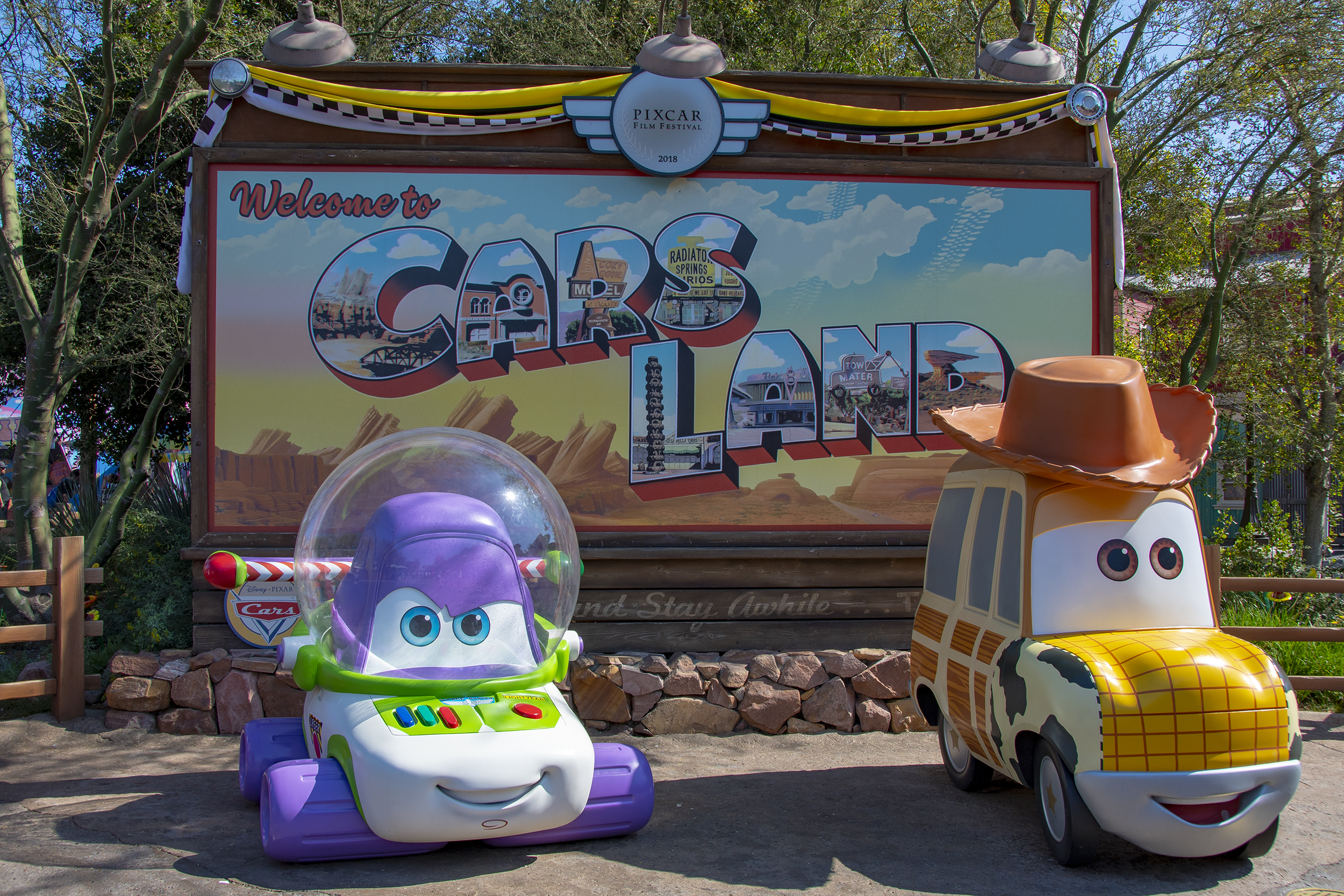 cars land pixar fest disneyland tillbakablick på resorna under 2018