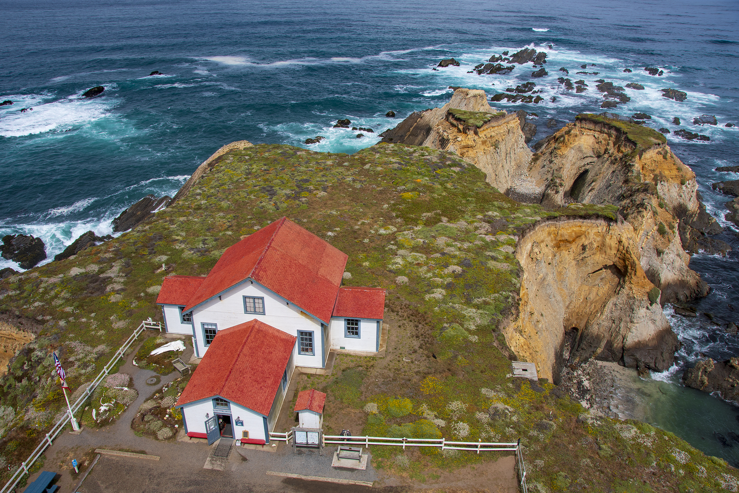 point arena lighthouse devils punchbowl 2500