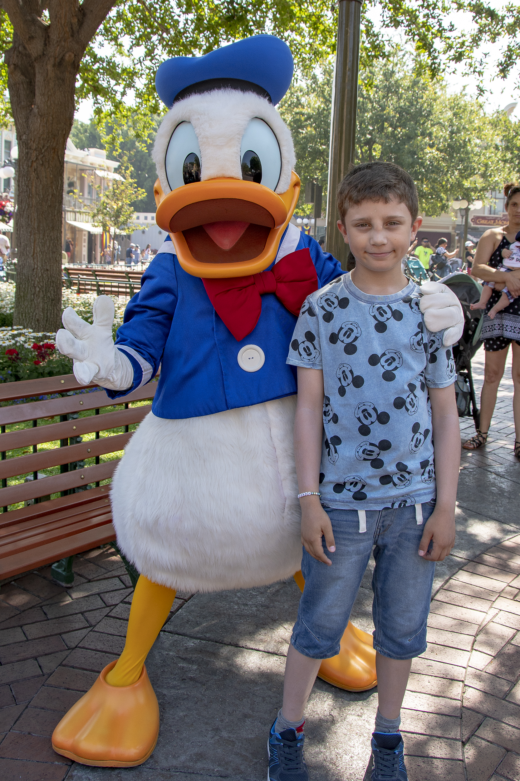 Kalle Anka på Disneyland. 