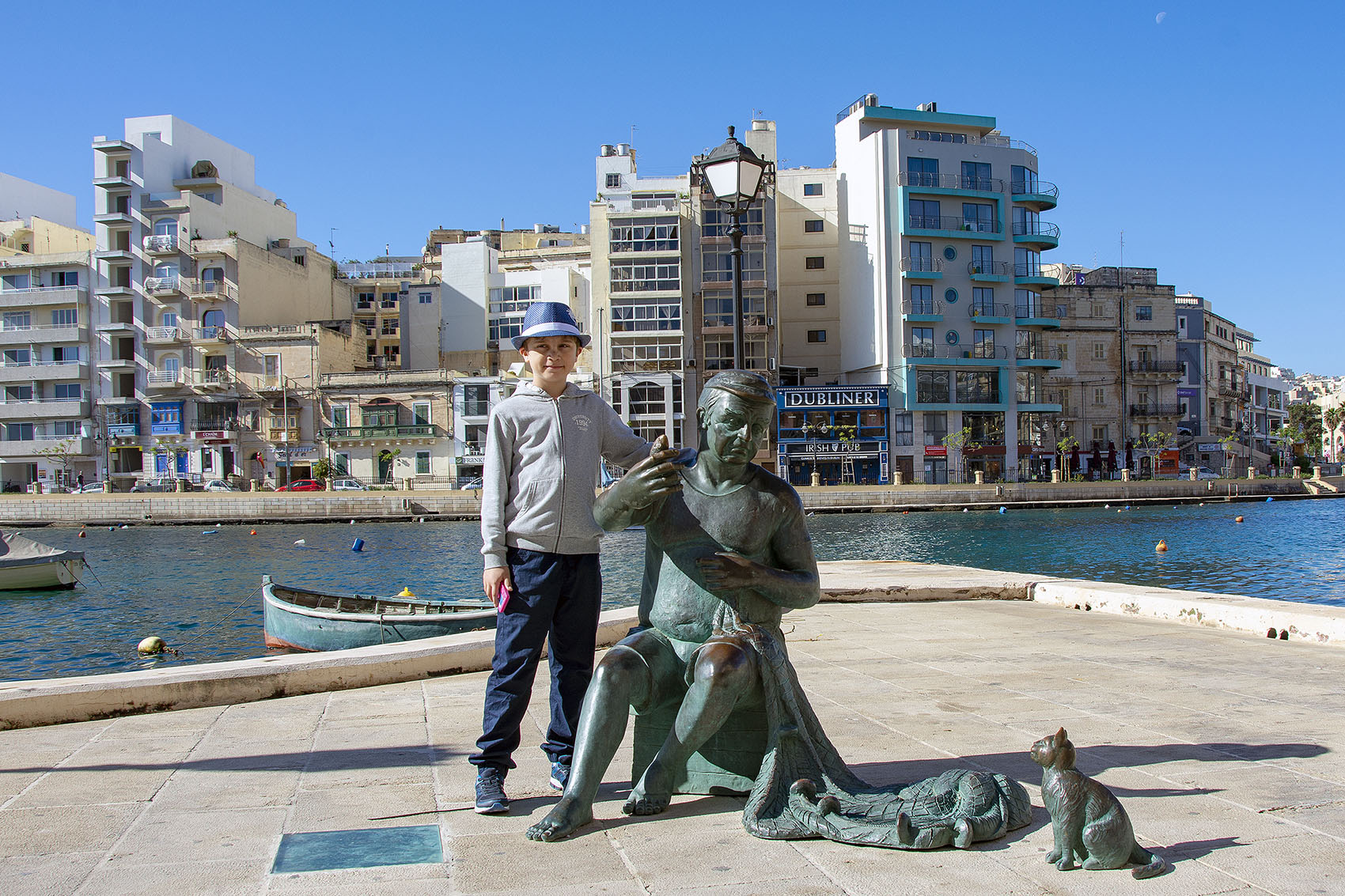 Spinola bay