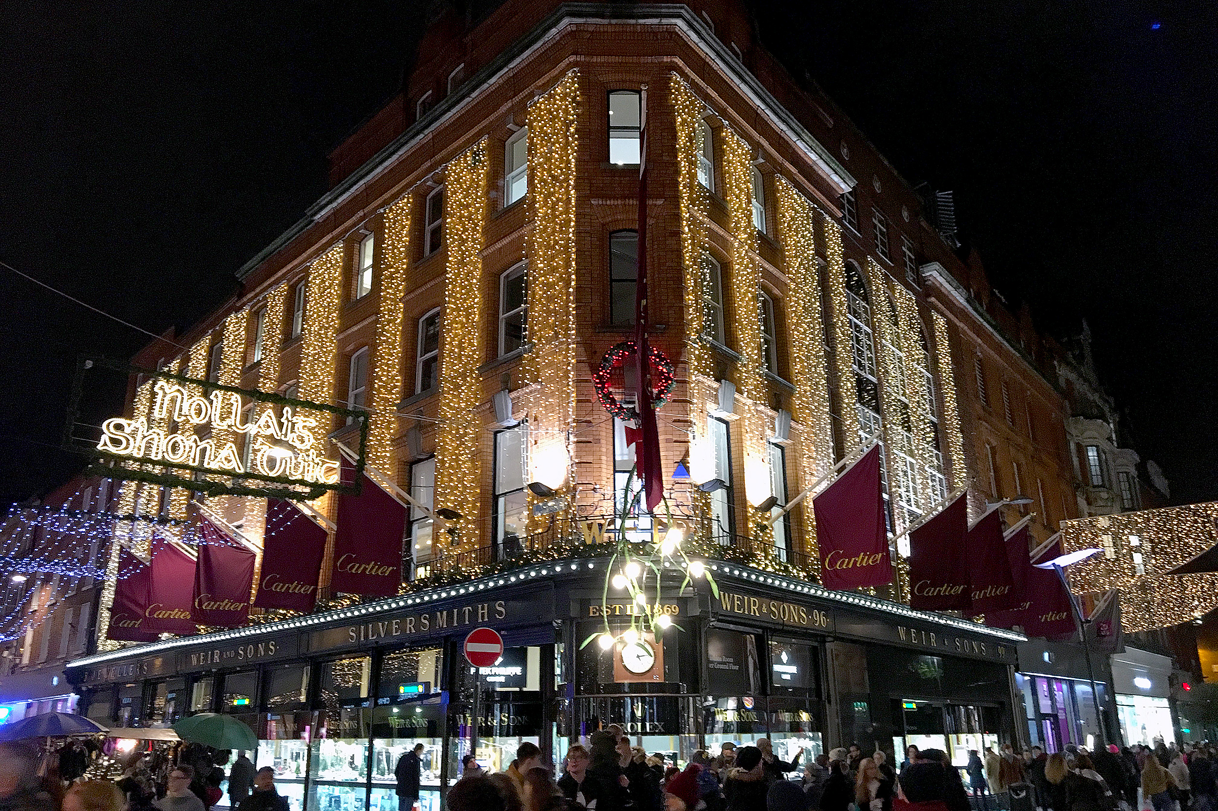 Ett julpyntat Dublin Grafton Street