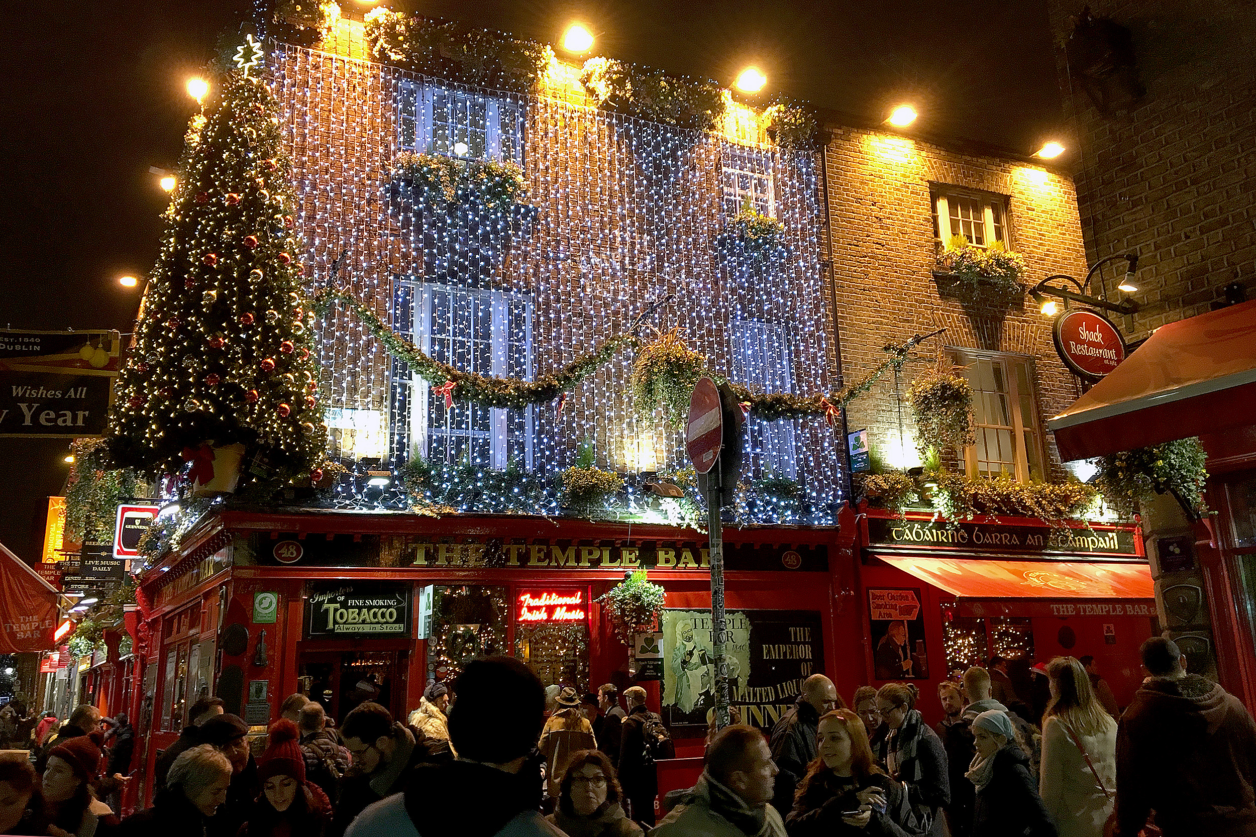 Ett julpyntat Dublin The Temple Bar