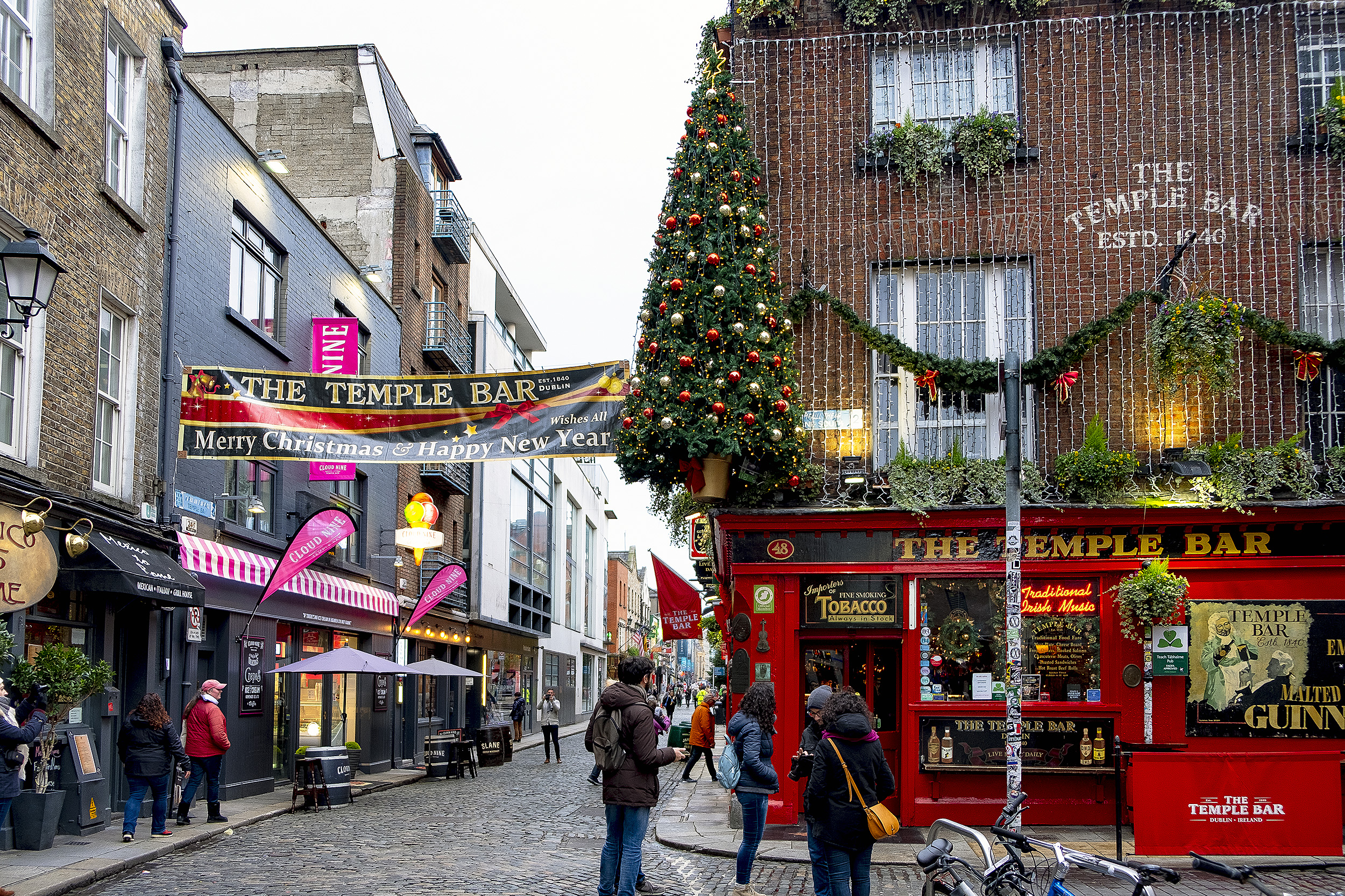 Ett julpyntat Dublin The Temple Bar