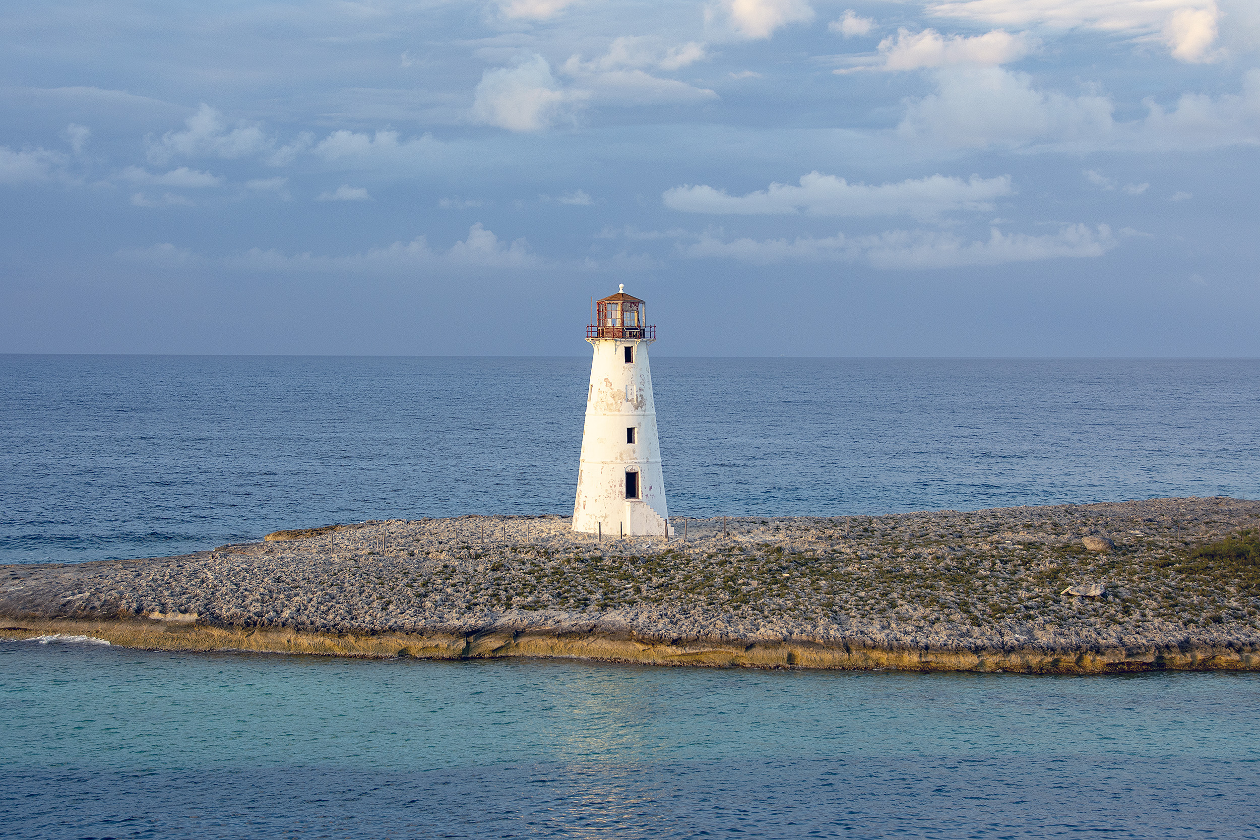 Nassau Harbour Lighthouse