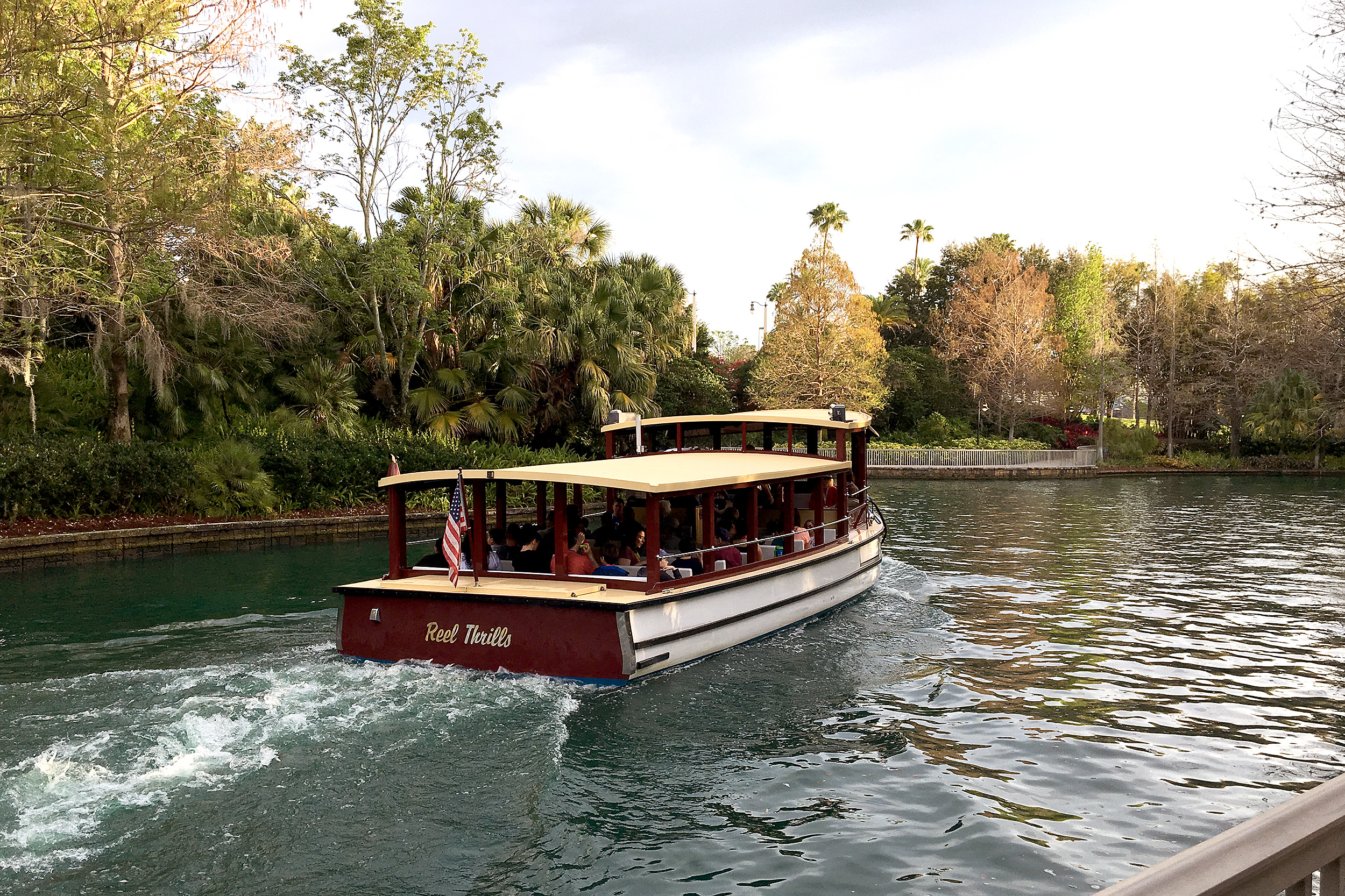 Loews Royal Pacific Resort Universal Orlando Boat