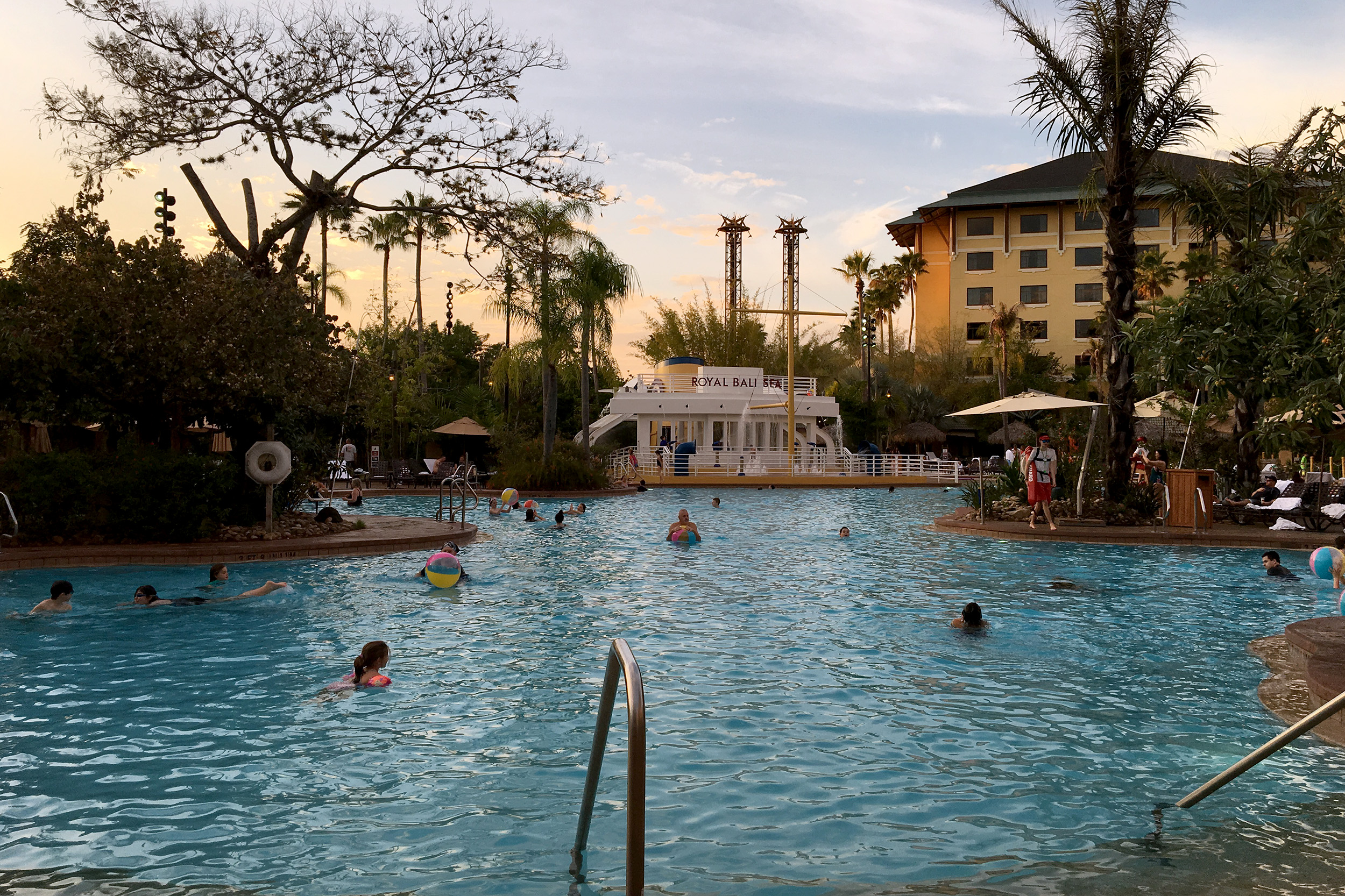 Loews Royal Pacific Resort Universal Orlando