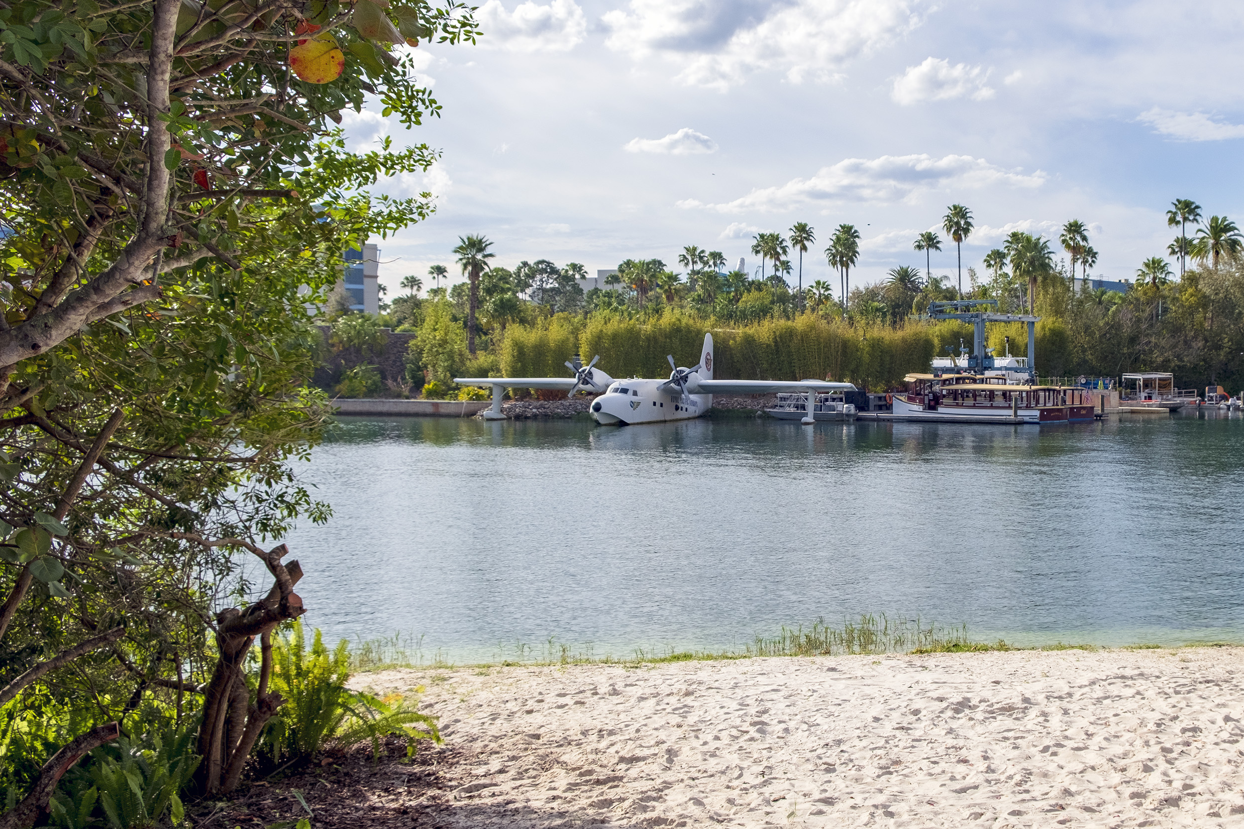 Loews Royal Pacific Resort Universal Orlando strand