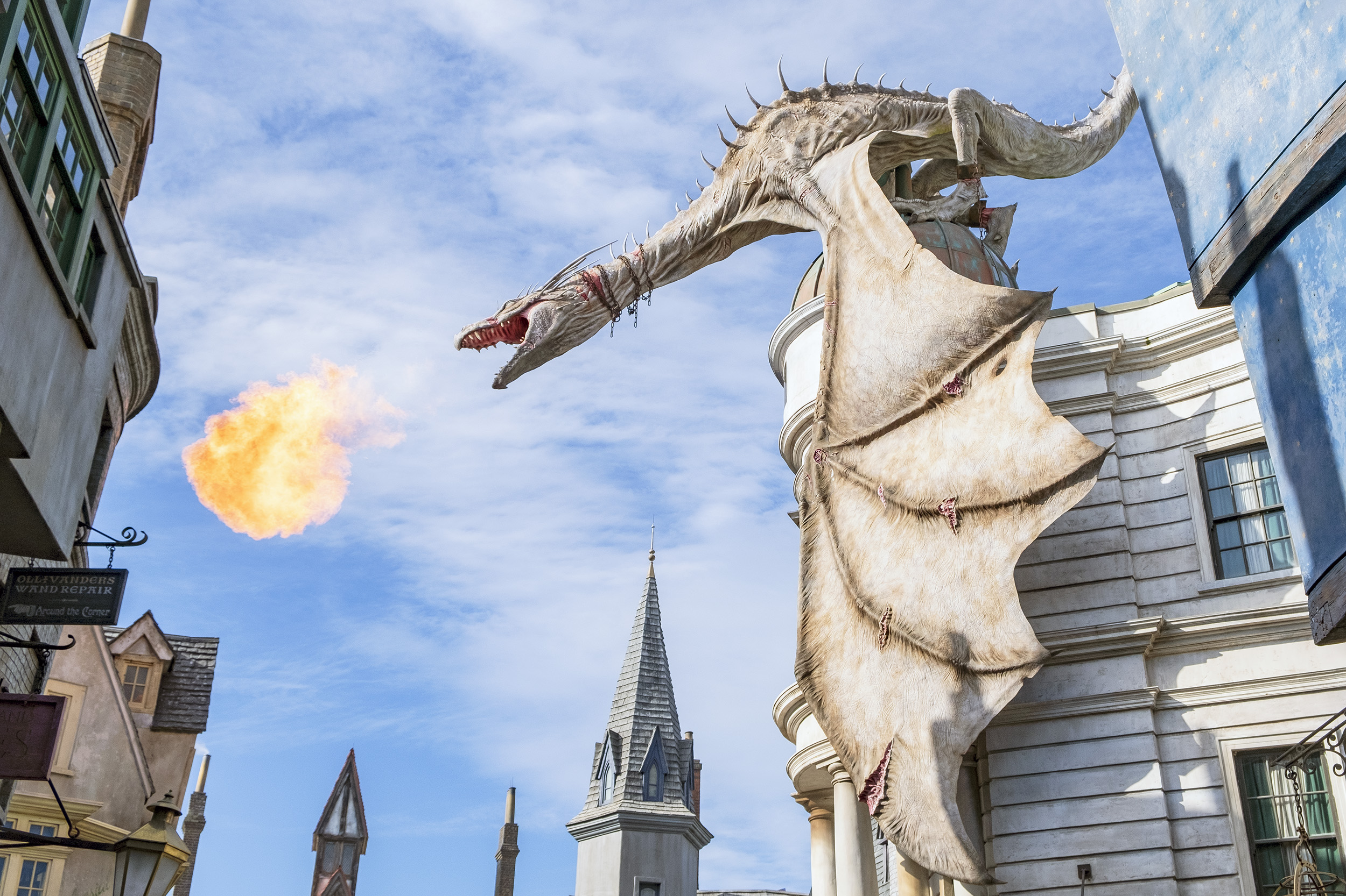 drake gringotts diagon alley the wizarding world of harry potter orlando