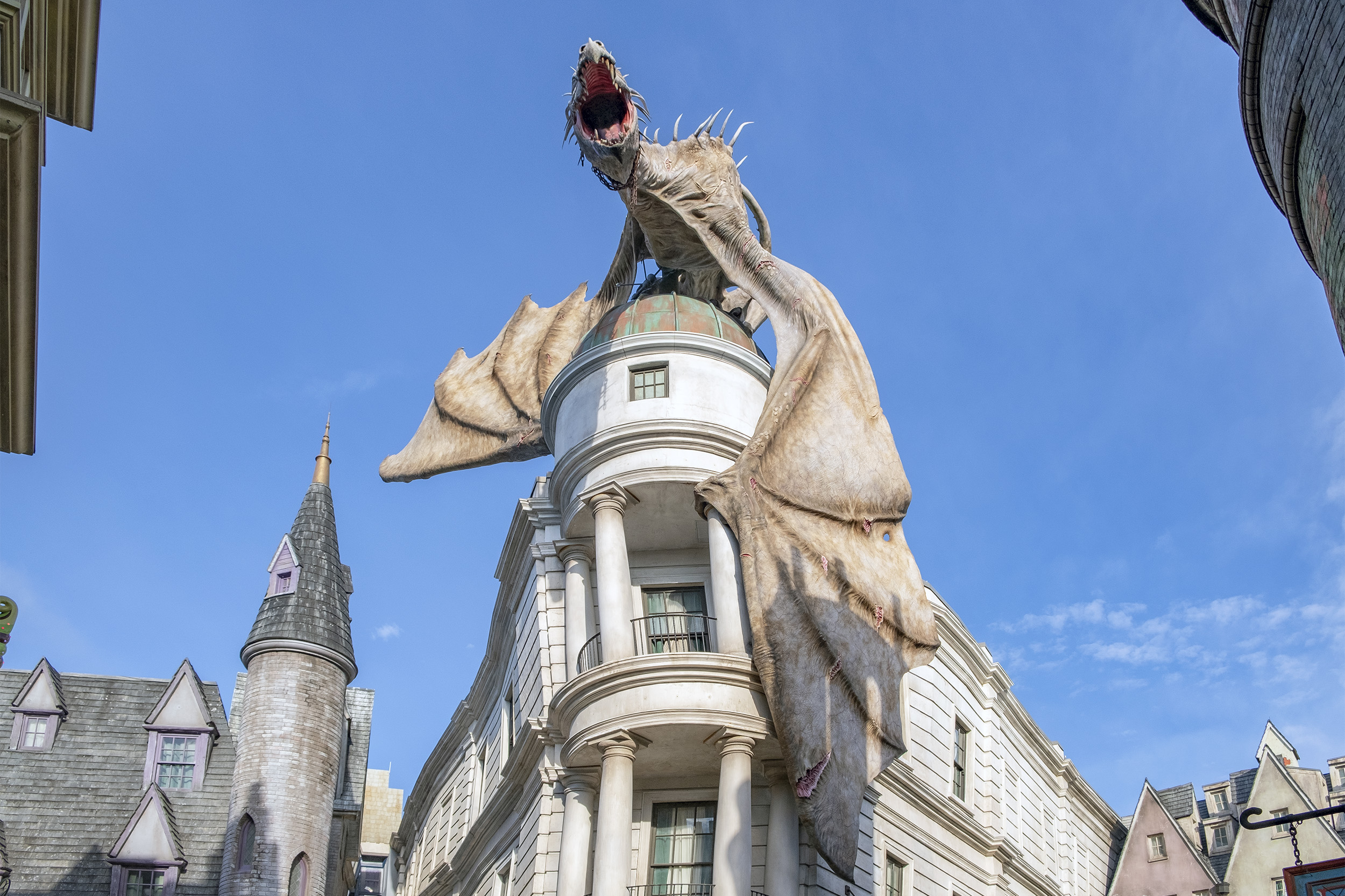 drake gringotts diagon alley the wizarding world of harry potter orlando