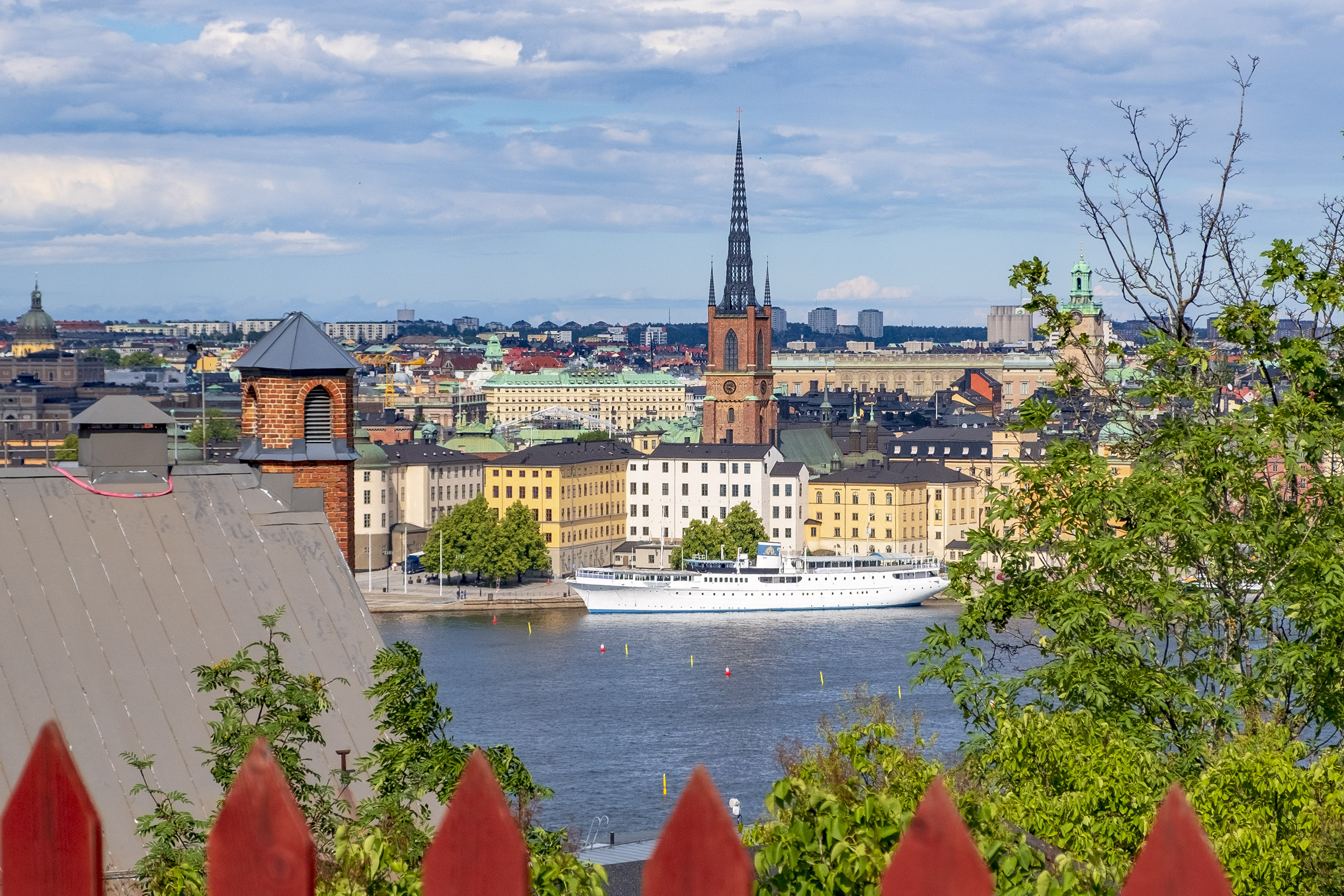 Utsikt över Riddarholmen från Skinnarviksberget på Söder i Stockholm