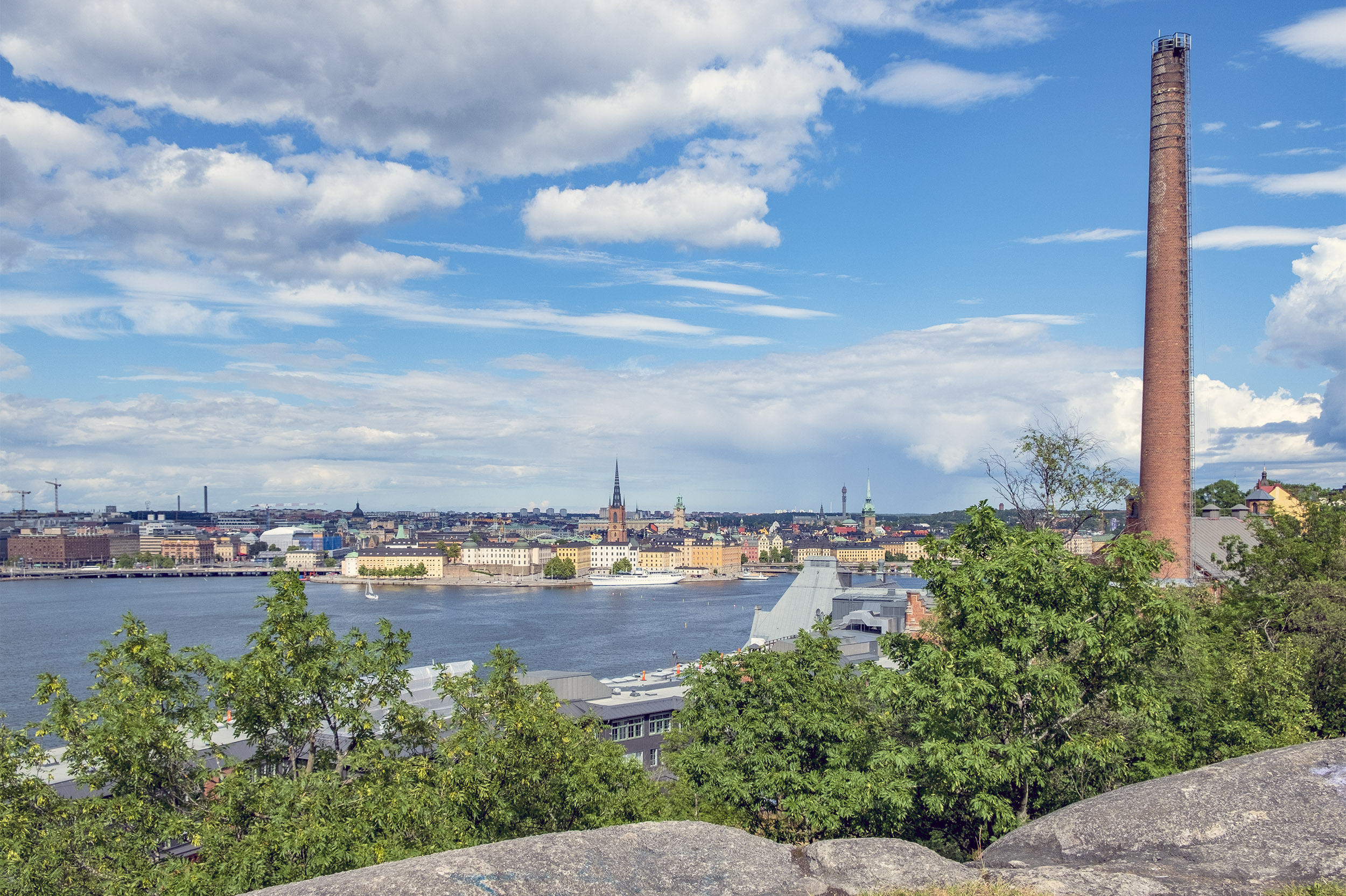 Utsikt över Riddarholmen från Skinnarviksberget på Söder i Stockholm