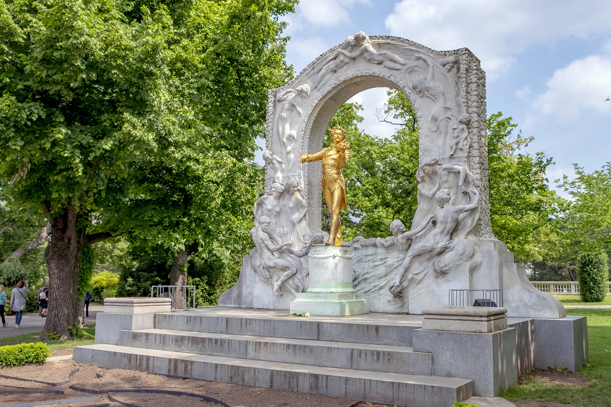 Johann Strauss, en av de mest fotograferade statyerna i Wien. 