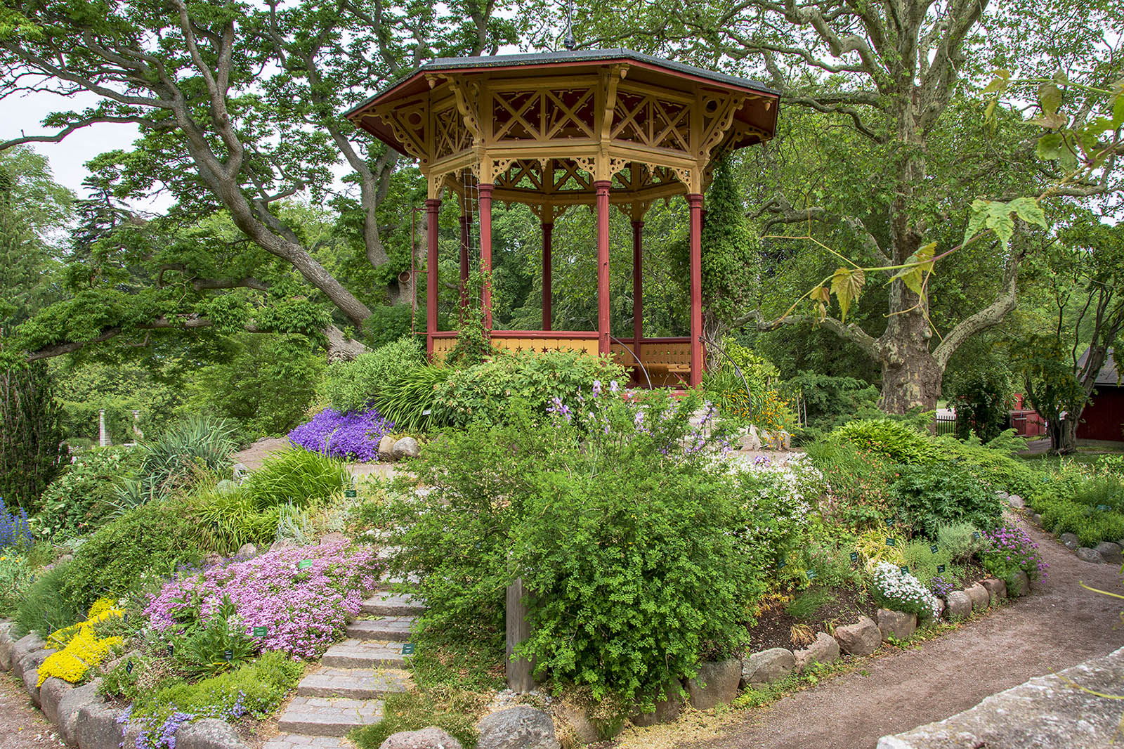 Lusthus Botaniska trädgården Visby 