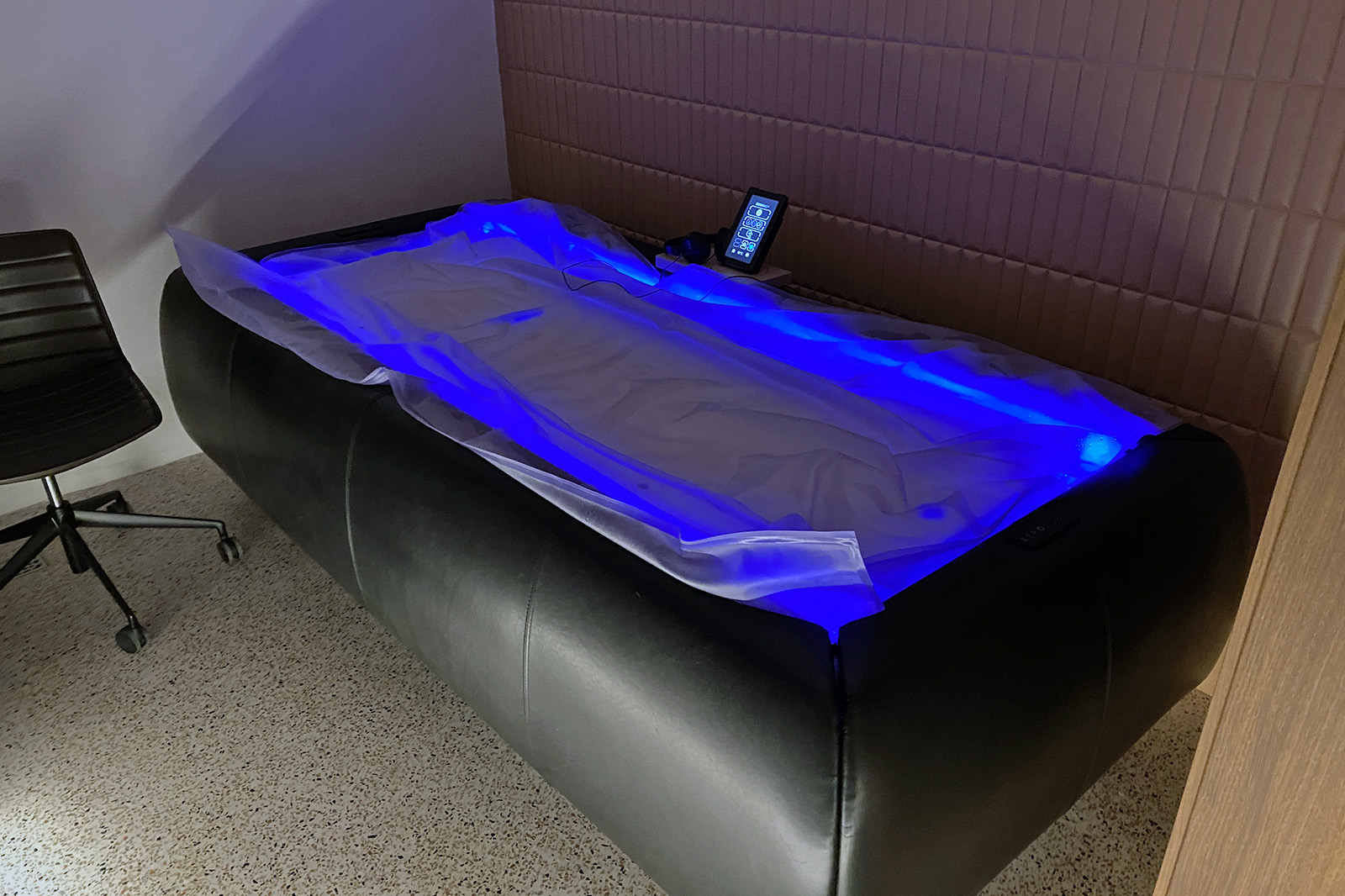 Zlata Ladjica zero-gravity Zerobody flotation bed 