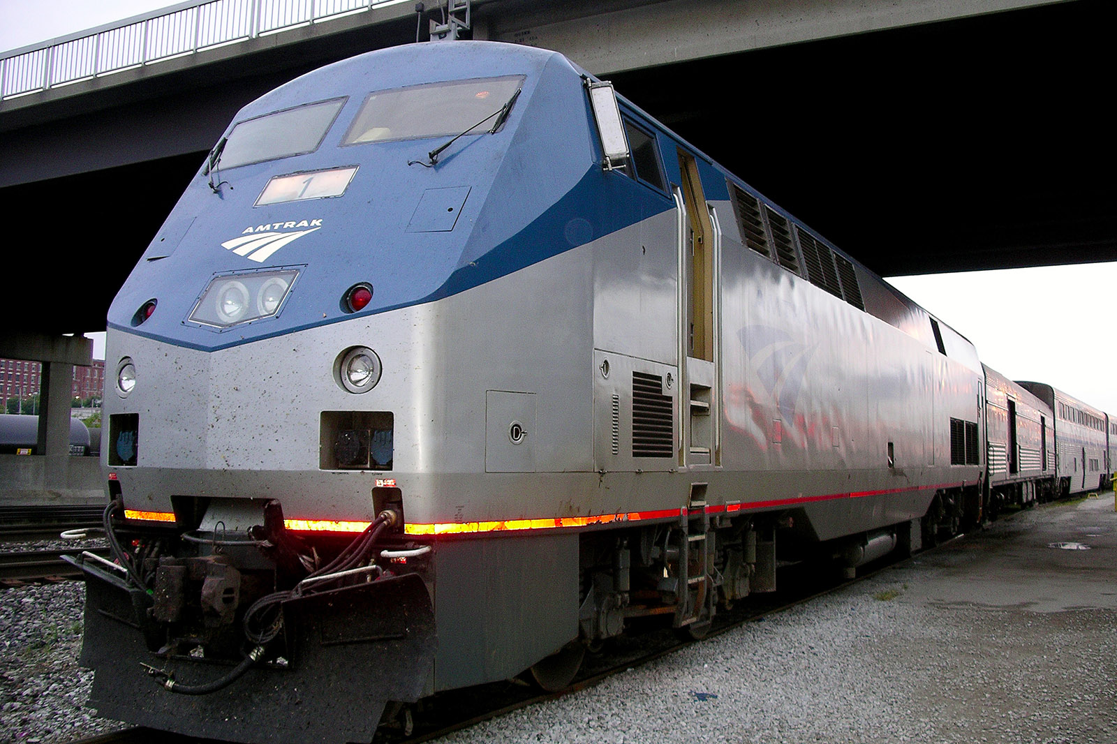 Ett Amtrak-tåg i Saint Louis, Missouri, 2004.