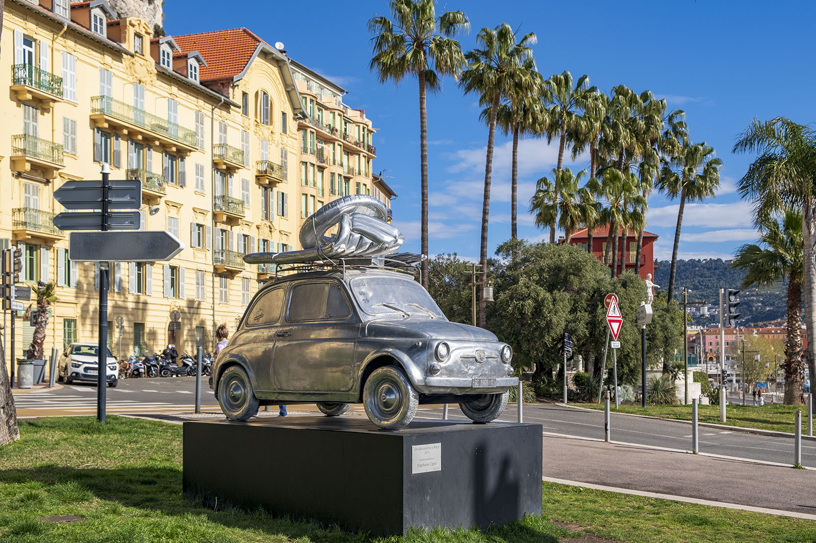 La statue - Un Dimanche à Nice de S.Cipre