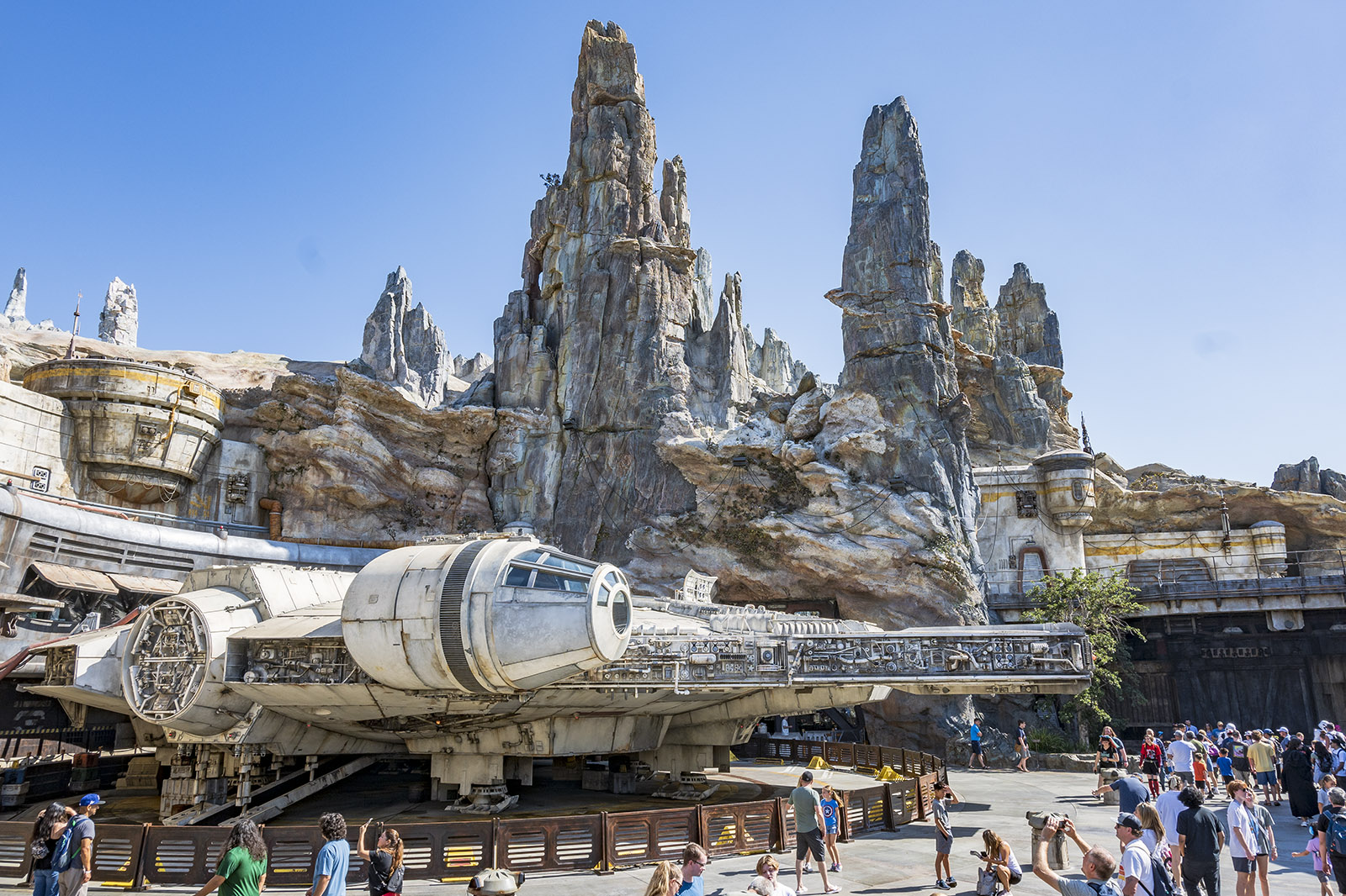 Millennium Falcon Galaxys Edge Disneyland Kalifornien