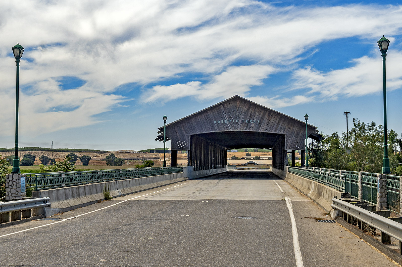 Covered bridge Roberts Ferry Kalifornien