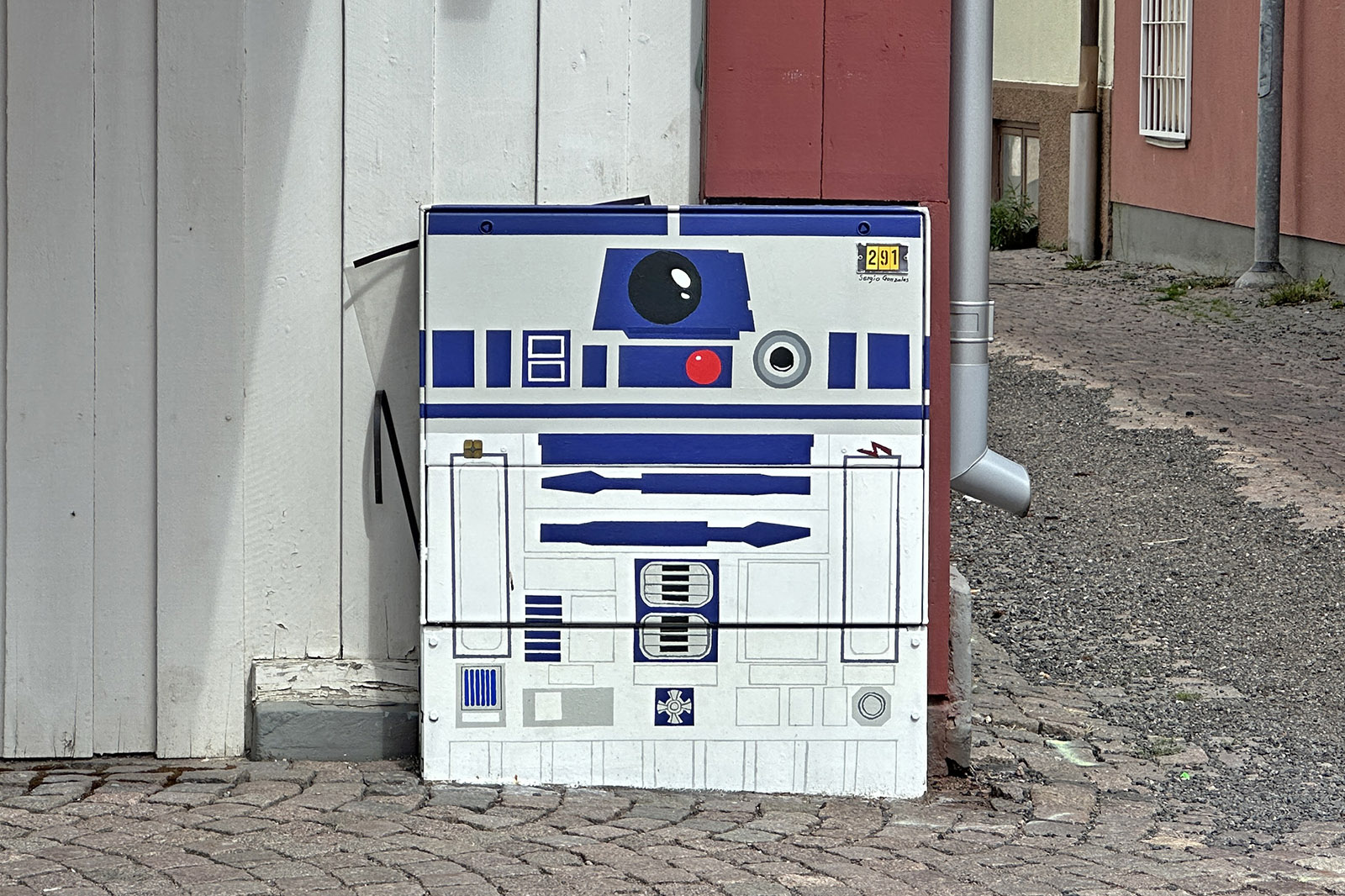 R2-D2 elskåp Vimmerby