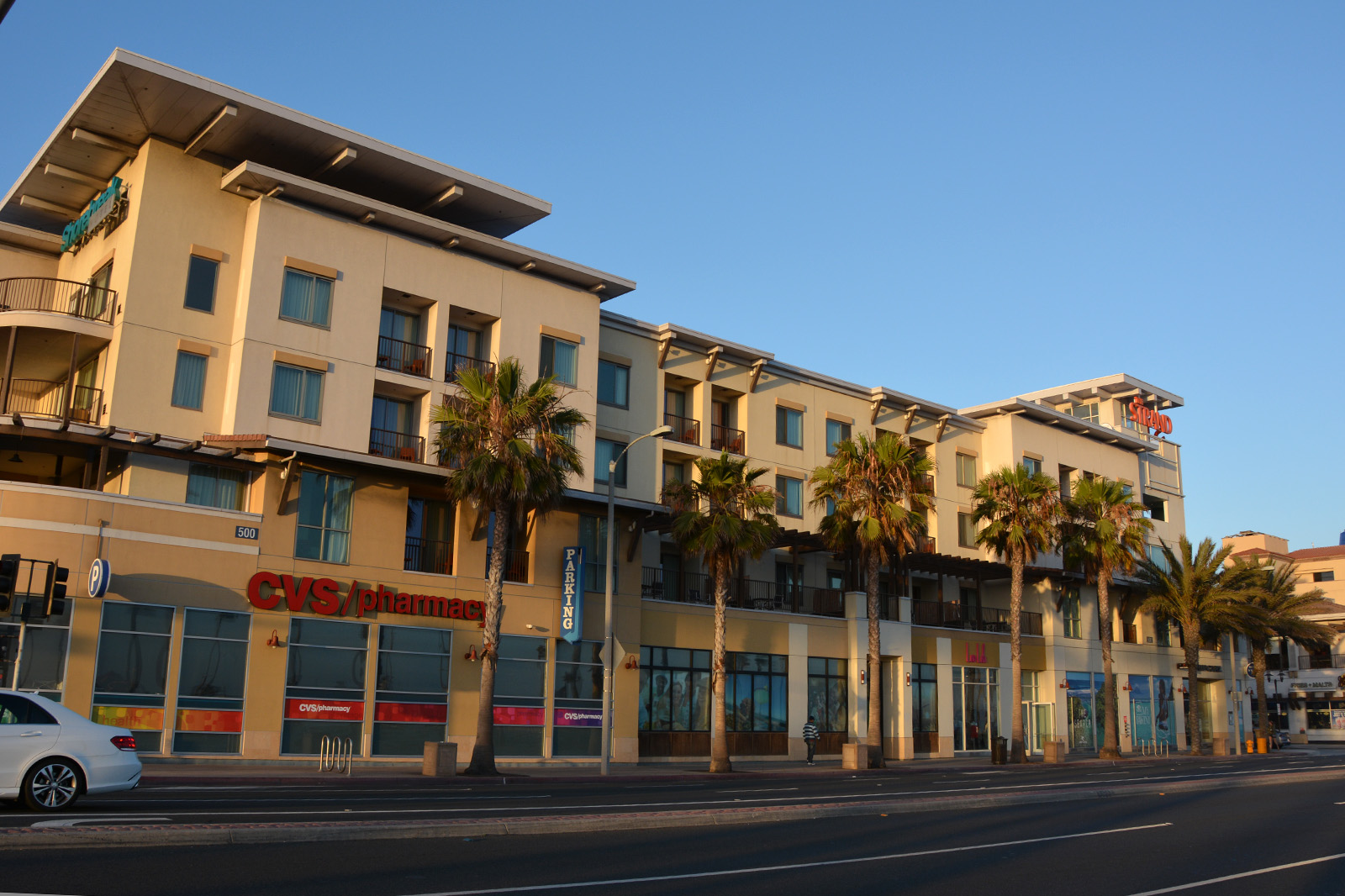 Kimpton Shorebreak Hotel